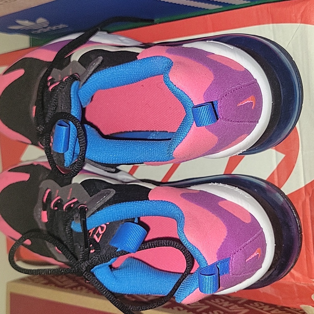 Shoes - Picture 3 of 4